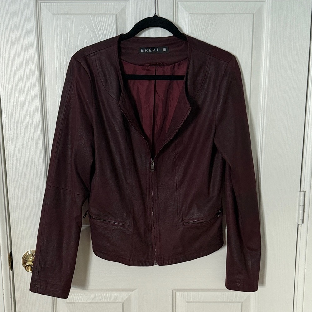 Women's Burgundy Zip Front Jacket BREAL size 38 fits like medium